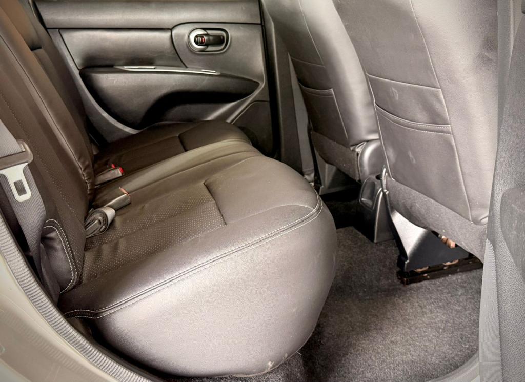 NISSAN Livina - Foto