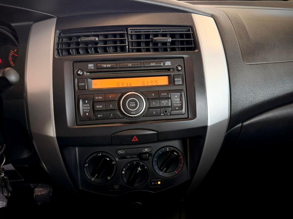 NISSAN Livina - Foto