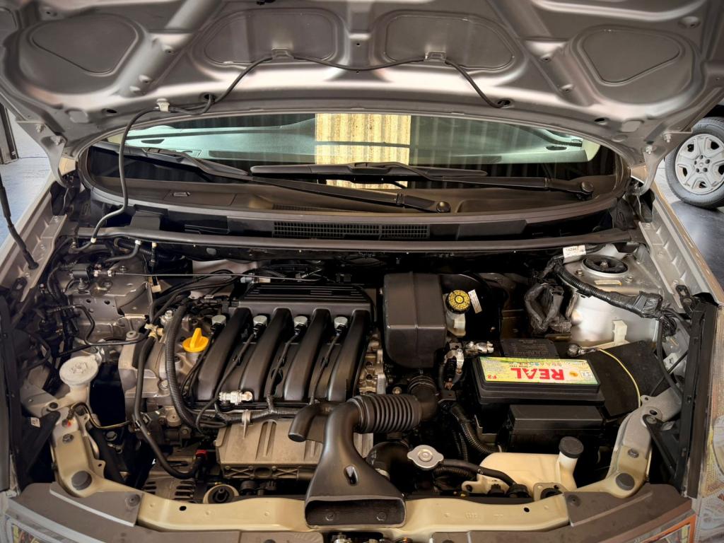 NISSAN Livina - Foto