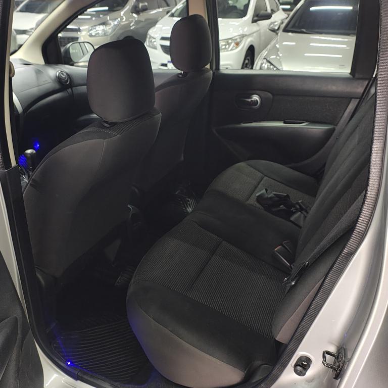 NISSAN Livina - Foto