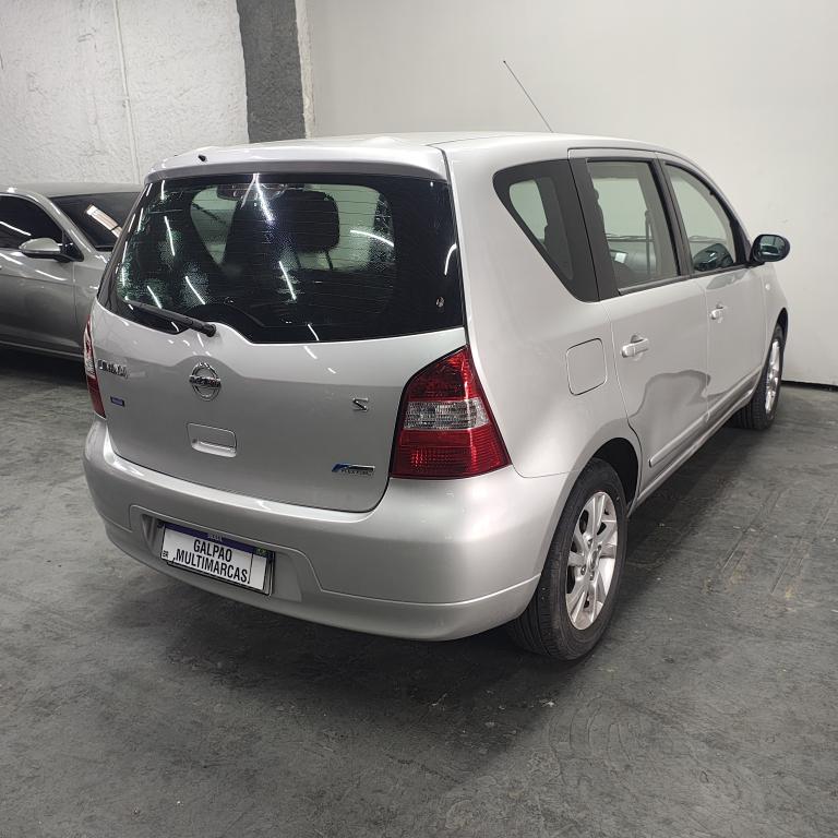 NISSAN Livina - Foto