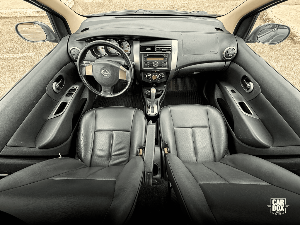 NISSAN Livina - Foto