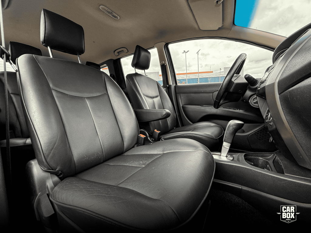 NISSAN Livina - Foto