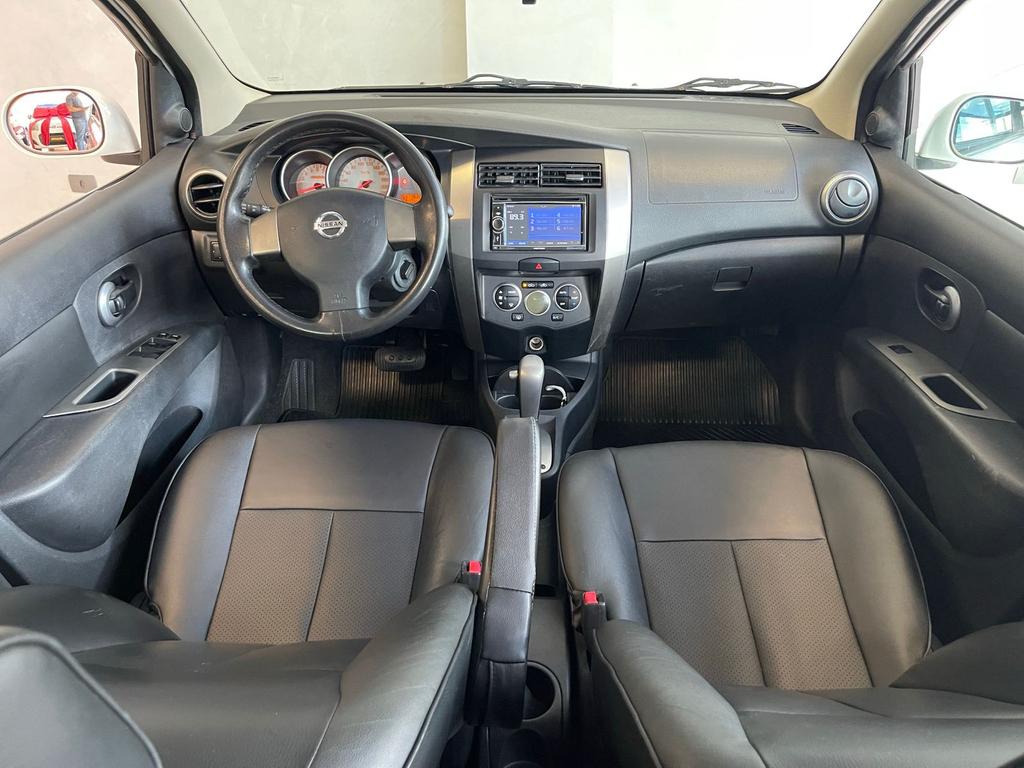 NISSAN Livina - Foto