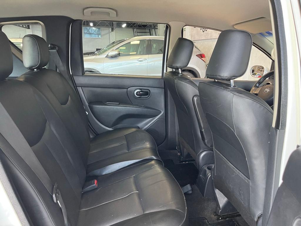 NISSAN Livina - Foto