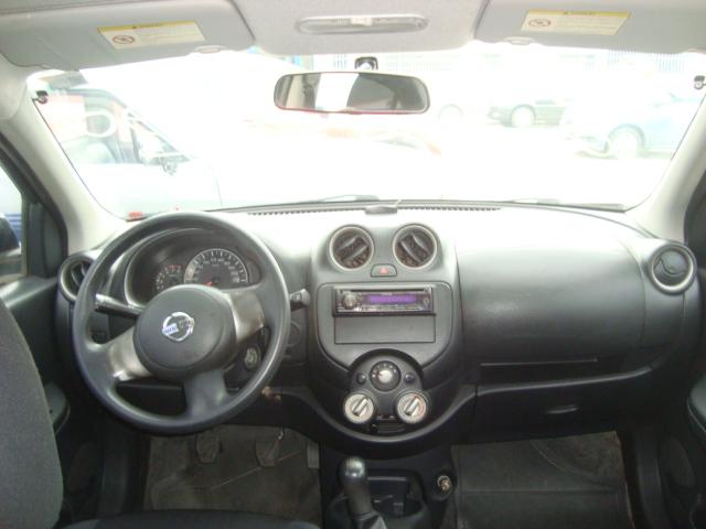 NISSAN March - Foto