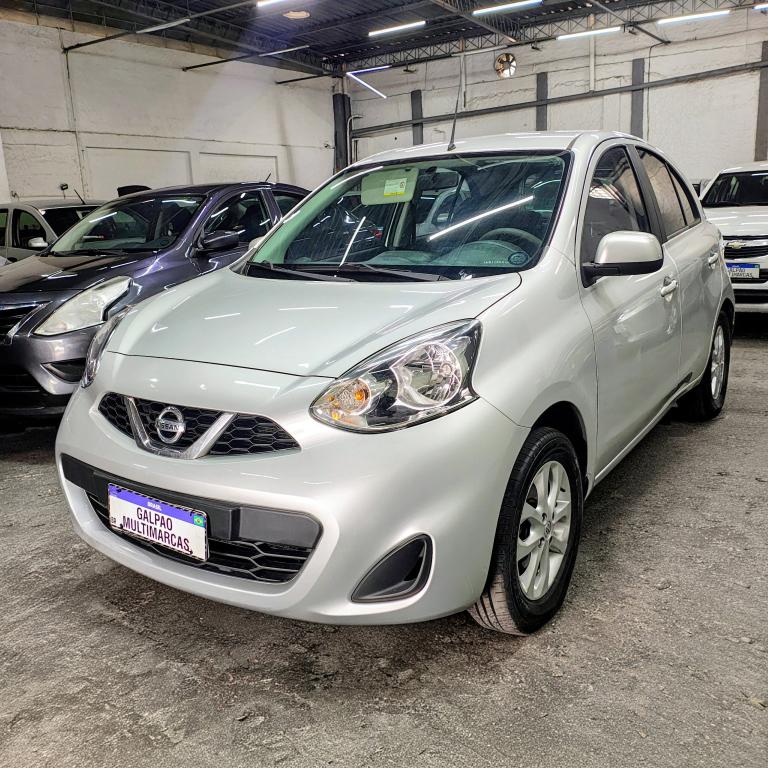 NISSAN March - Foto