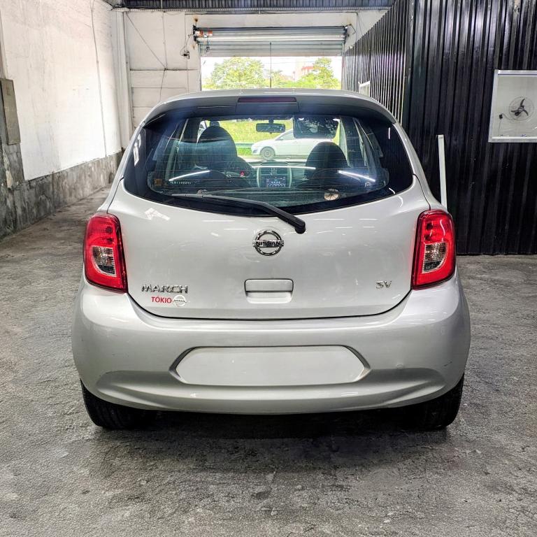 NISSAN March - Foto