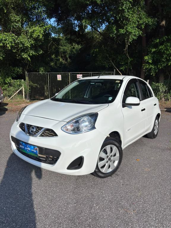 NISSAN March - Foto