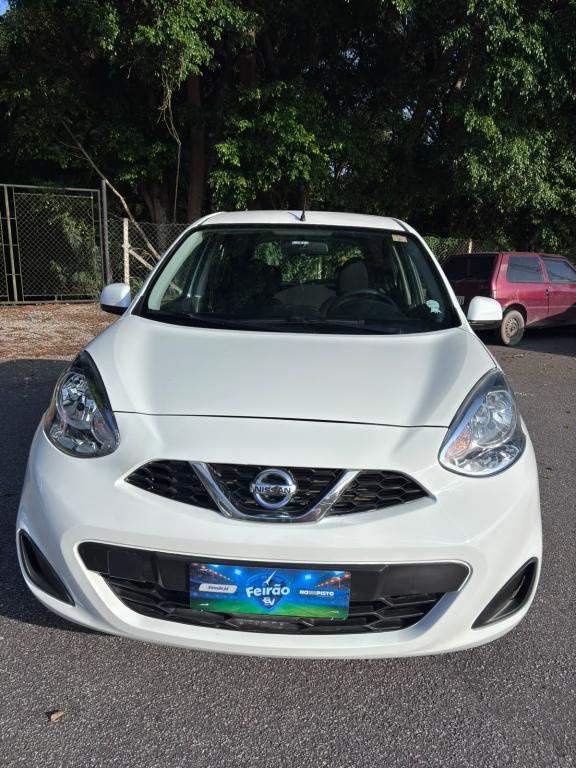 NISSAN March - Foto