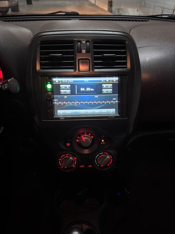 NISSAN March - Foto