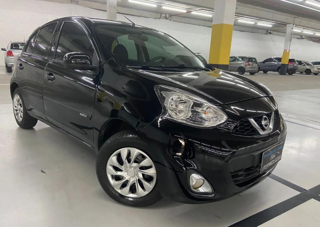 NISSAN March - Foto