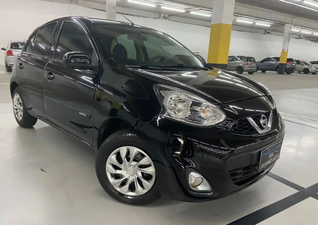NISSAN March - Foto