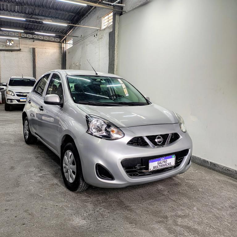 NISSAN March - Foto