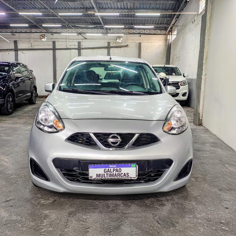 NISSAN March - Foto