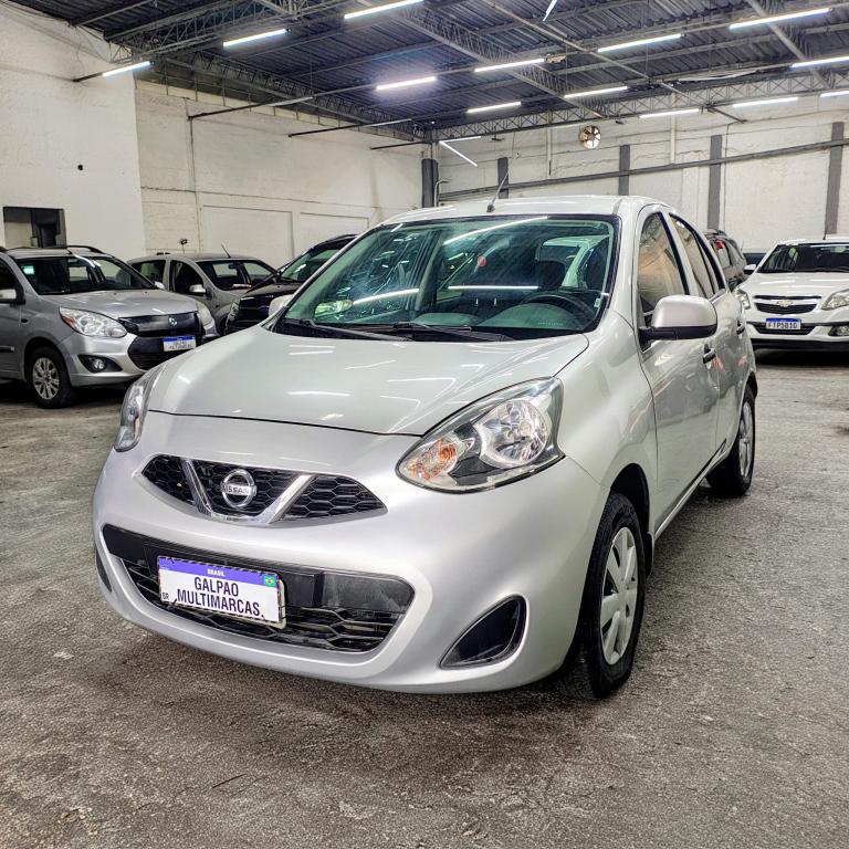 NISSAN March - Foto