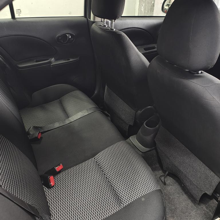NISSAN March - Foto