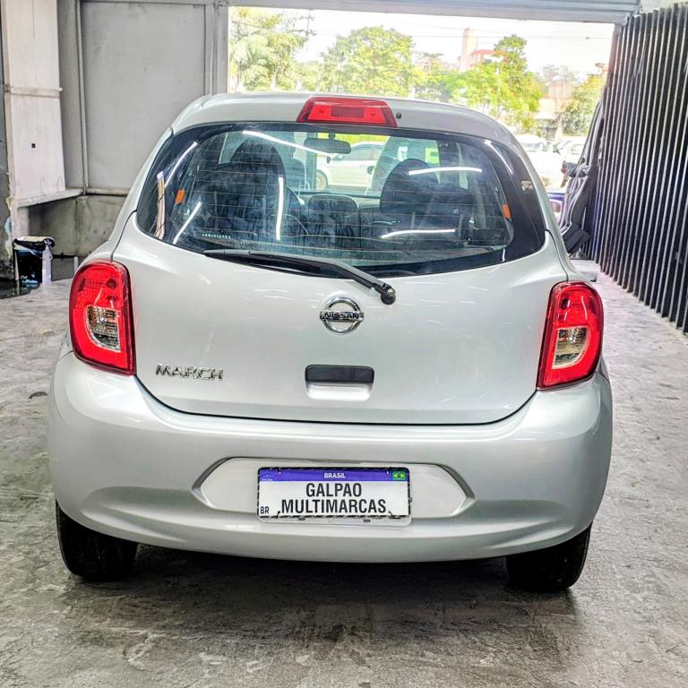 NISSAN March - Foto