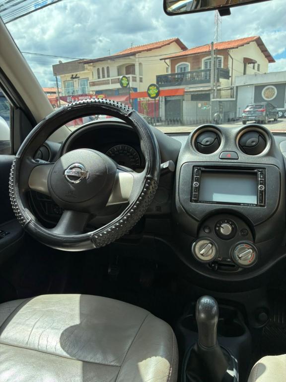 NISSAN March - Foto