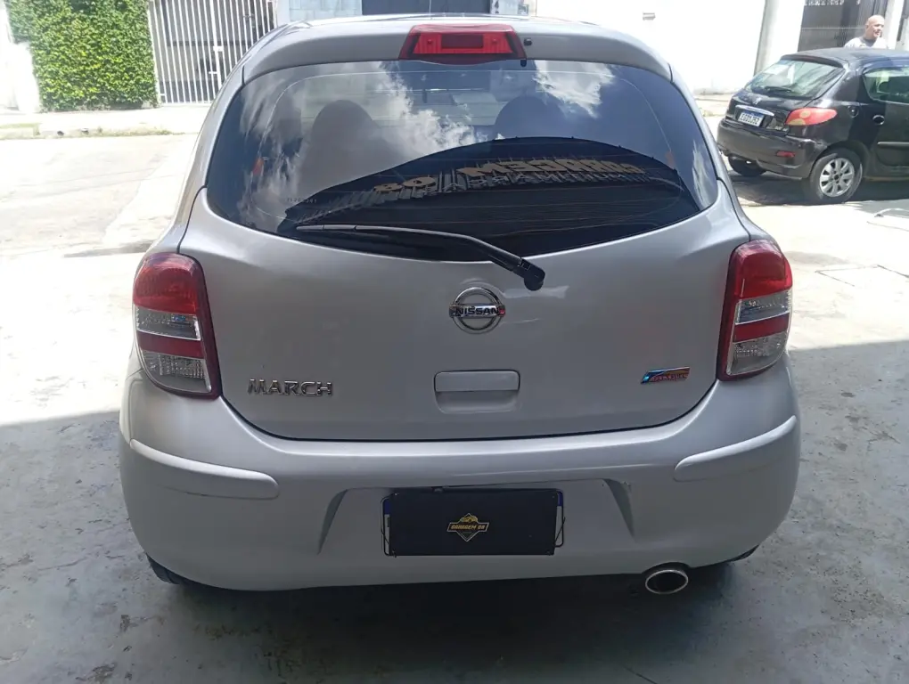 NISSAN March - Foto