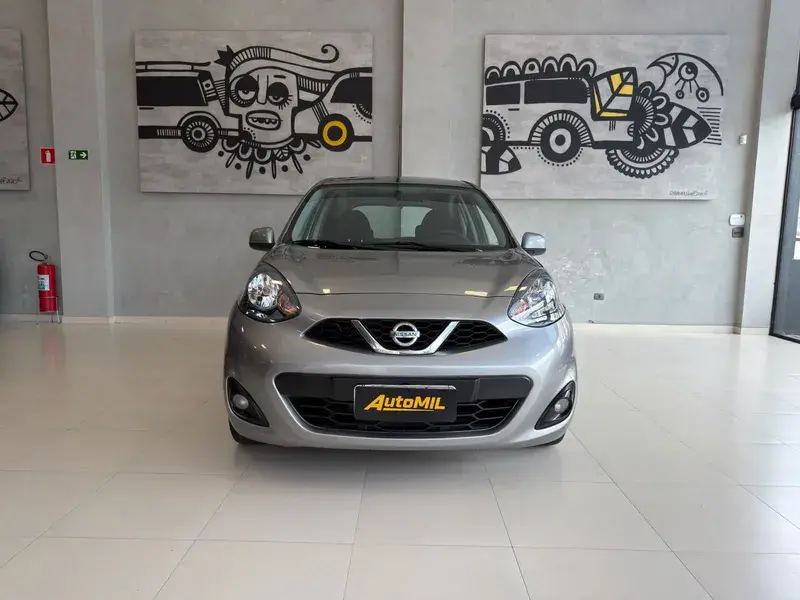 NISSAN March - Foto