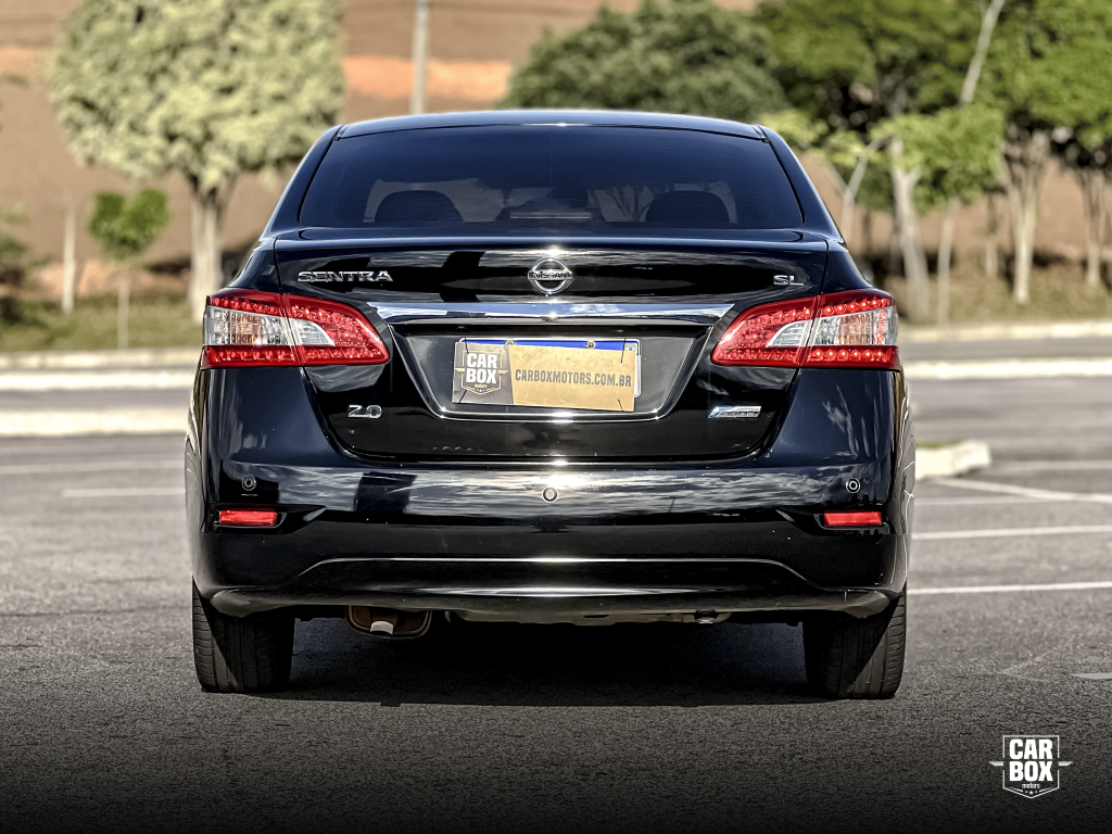 NISSAN Sentra - Foto