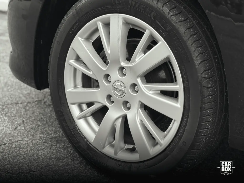 NISSAN Sentra - Foto