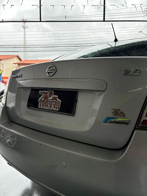 NISSAN Sentra - Foto