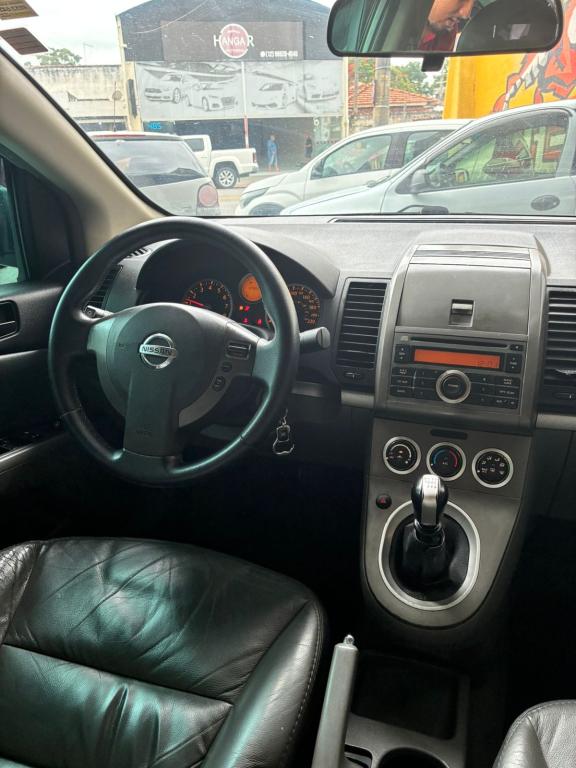 NISSAN Sentra - Foto