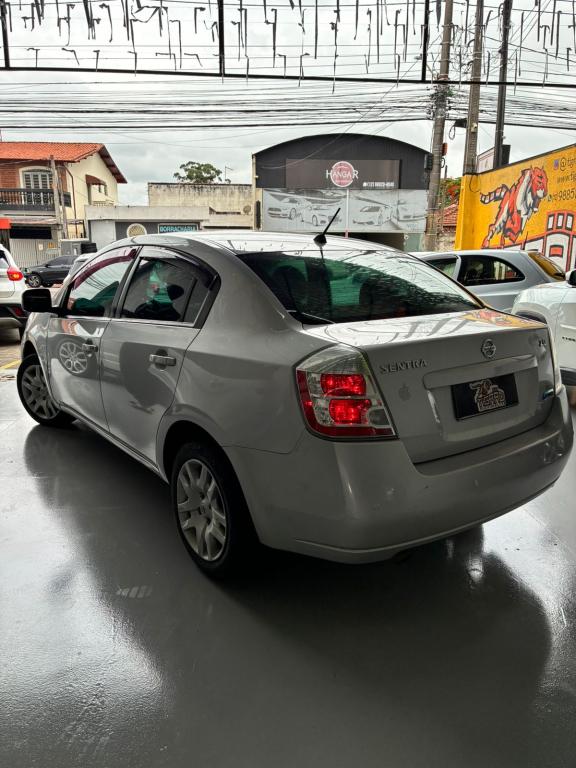 NISSAN Sentra - Foto