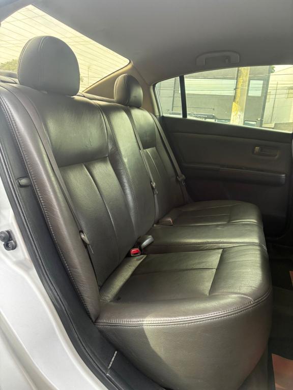 NISSAN Sentra - Foto
