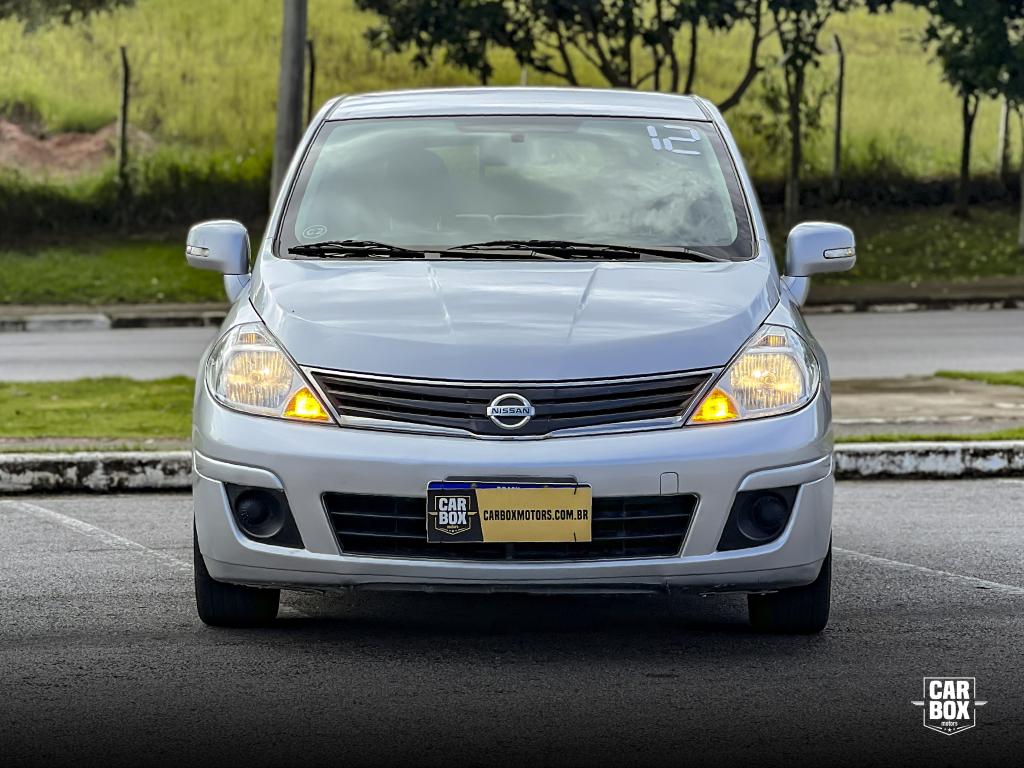 NISSAN Tiida Hatch - Foto