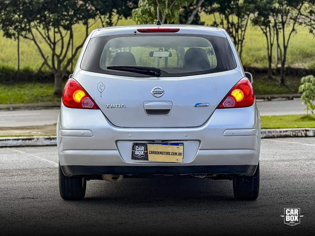 NISSAN Tiida Hatch - Foto