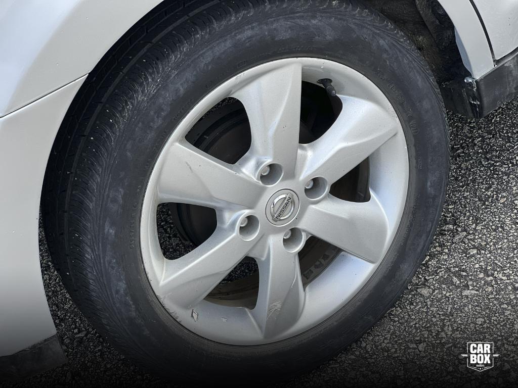 NISSAN Tiida Hatch - Foto