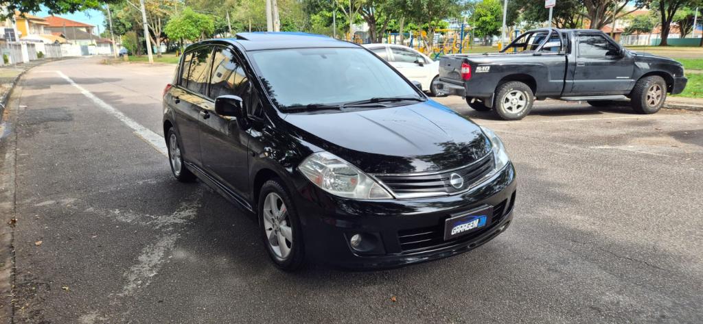 NISSAN Tiida Hatch - Foto