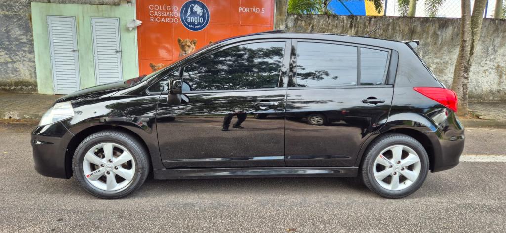 NISSAN Tiida Hatch - Foto