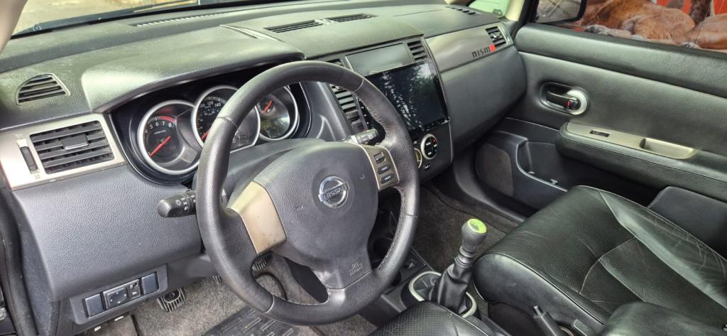 NISSAN Tiida Hatch - Foto