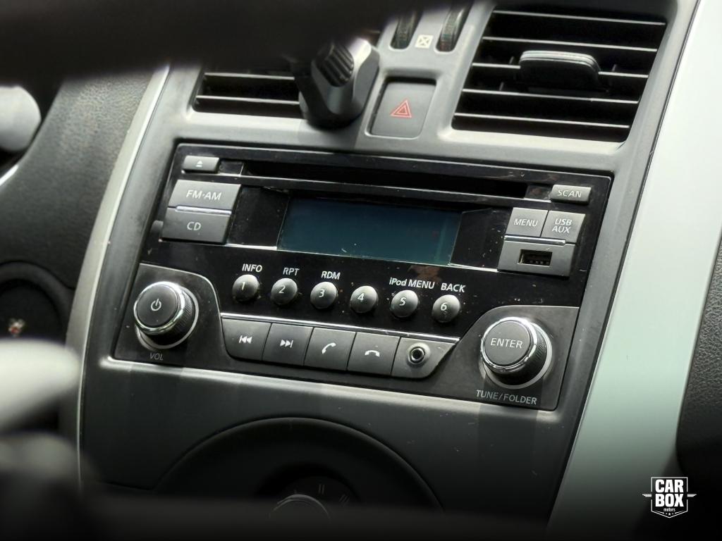 NISSAN Versa Sedan - Foto