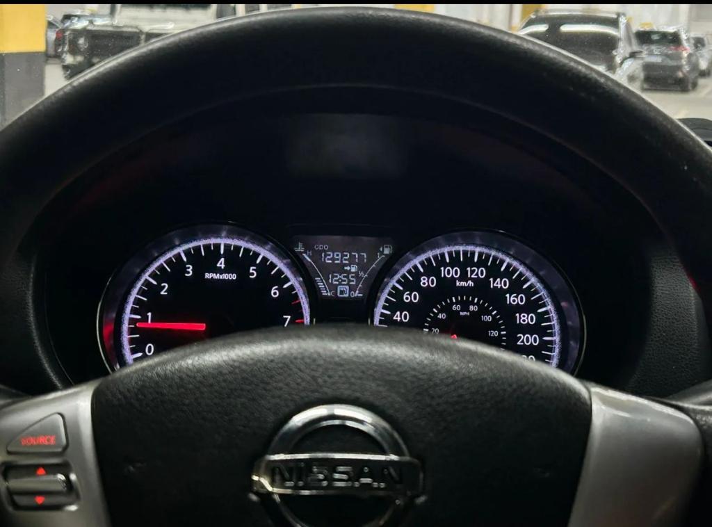 NISSAN Versa Sedan - Foto