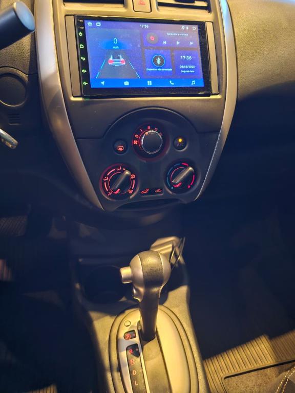 NISSAN Versa Sedan - Foto