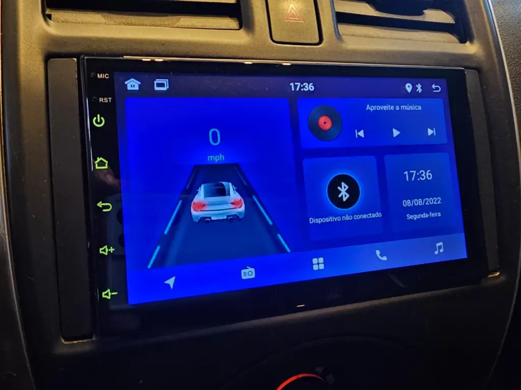 NISSAN Versa Sedan - Foto