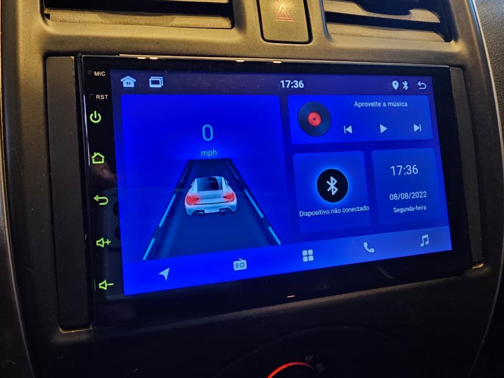 NISSAN Versa Sedan - Foto