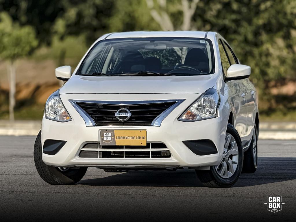 NISSAN Versa Sedan - Foto