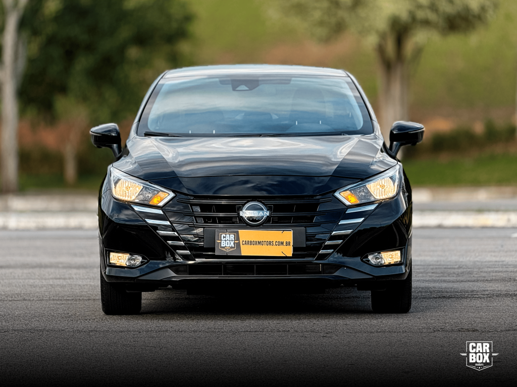 NISSAN Versa Sedan - Foto