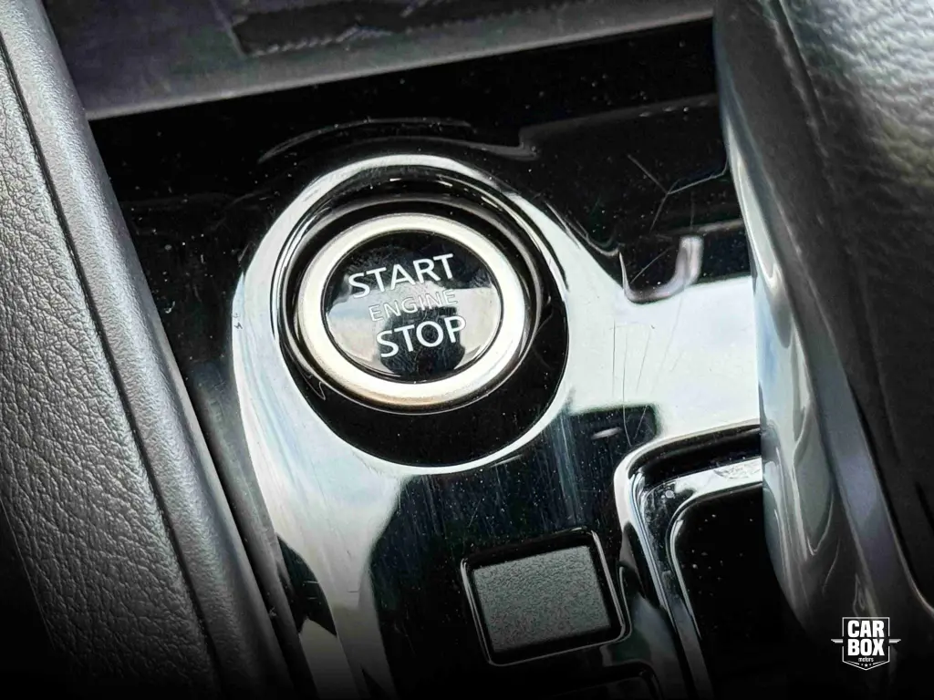 NISSAN Versa Sedan - Foto