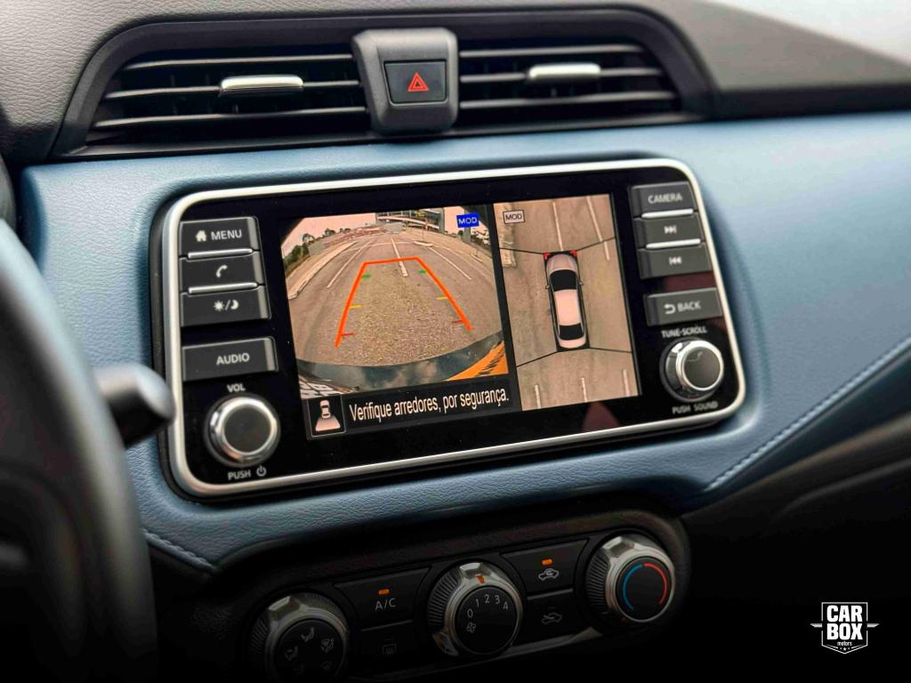 NISSAN Versa Sedan - Foto