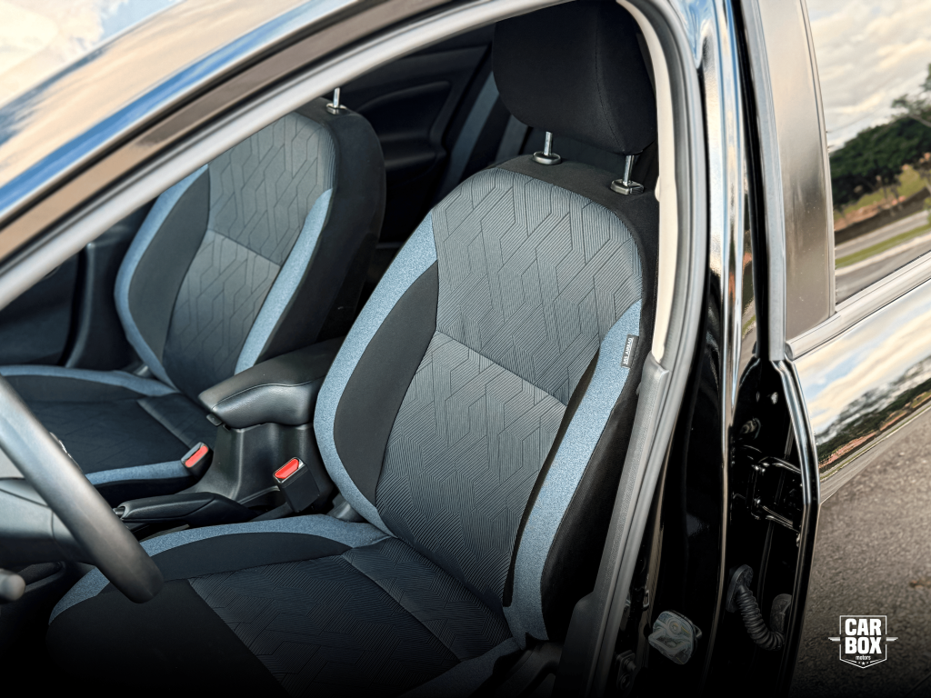 NISSAN Versa Sedan - Foto