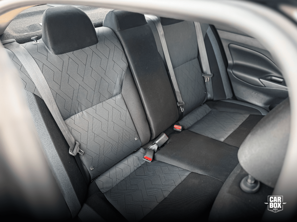 NISSAN Versa Sedan - Foto