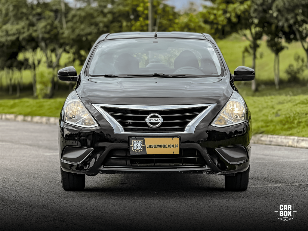 NISSAN Versa Sedan - Foto