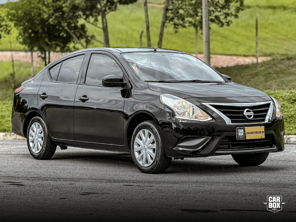 NISSAN Versa Sedan - Foto